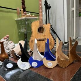 Giá để Đàn Guitar – Xưởng Mỹ Nghệ Tuấn Minh Trần