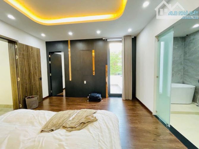 318977099-1213-biet-thu-2-mat-tien-trung-tam-hai-chau-dong-tien-60tr-thang-cach-song-han-chi-200m 🔥 BIỆT THỰ 2 MẶT TIỀN TRUNG TÂM HẢI CHÂU – DÒNG TIỀN 60TR/THÁNG 🔥CÁCH SÔNG HÀN CHỈ 200M. - 3