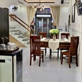nha 3 tang kien co nam viet a ngu hanh son 8 ty x 2